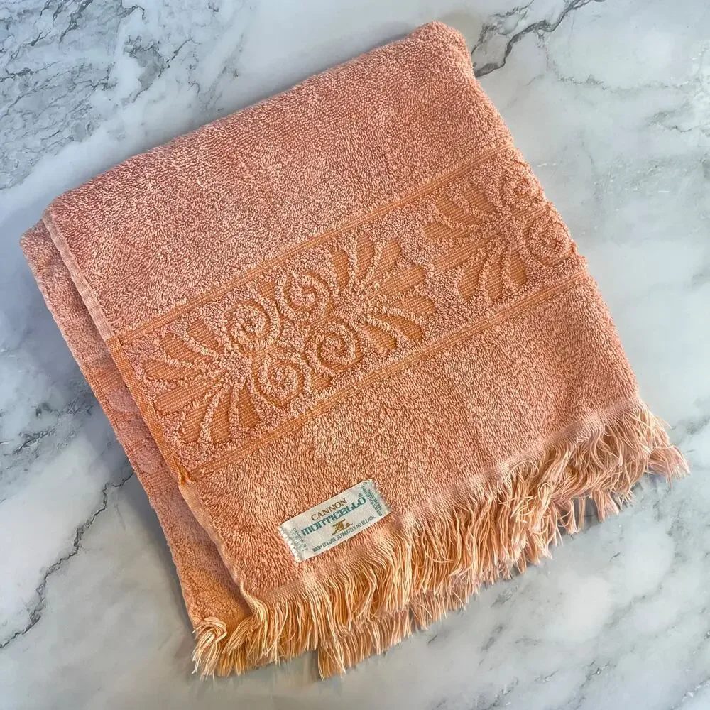 Vintage 1970s Cannon Monticello Peach Floral Fringe Bath Towel USA